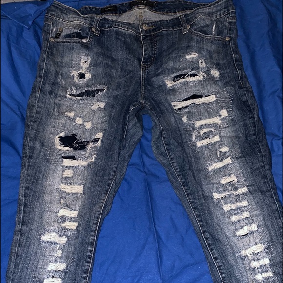 torrid Denim - VEUC DESTRUCTED BOYFRIEND JEANS torrid Denim - VEUC DESTRUCTED BOYFRIEND JEANS